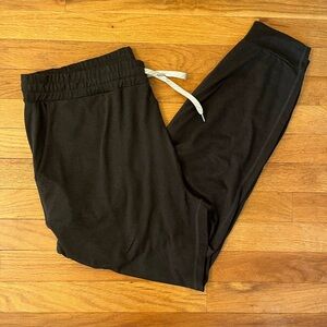 Vuori Performance Joggers